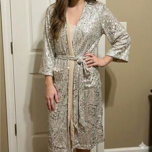 Skies Are Blue Glittering Silver Sequin long cardigan Xs/s